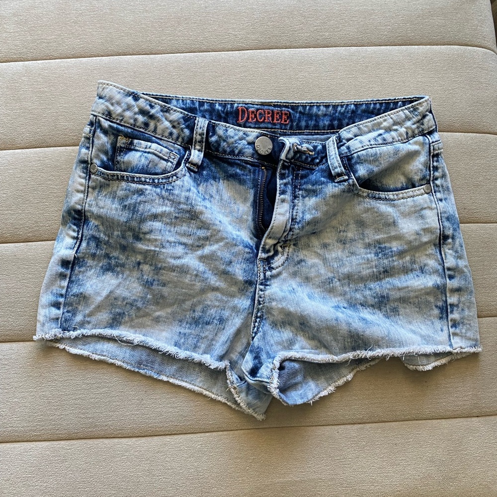 Decree Women's Light Blue Jean Shorts